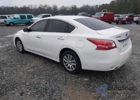 2015 Nissan Altima 2.5/2.5 S/2.5 Sl/2.5 Sv z USA, uszkodzony, nr VIN 1N4AL3AP3FC295679